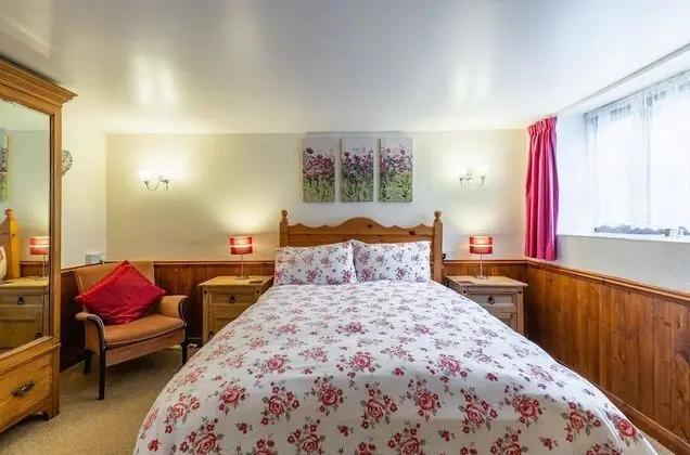 Tek Büyük Yataklı Oda, Banyolu/Duşlu