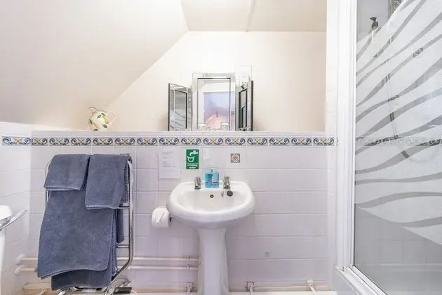 Tek Büyük Yataklı Oda, Banyolu/Duşlu