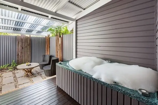 Standard Oda, Balkon (Shiraz Queen Spa)