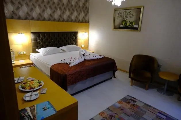 Suite,Havuz veya Bahçe Manzaralı,Balkonlu
