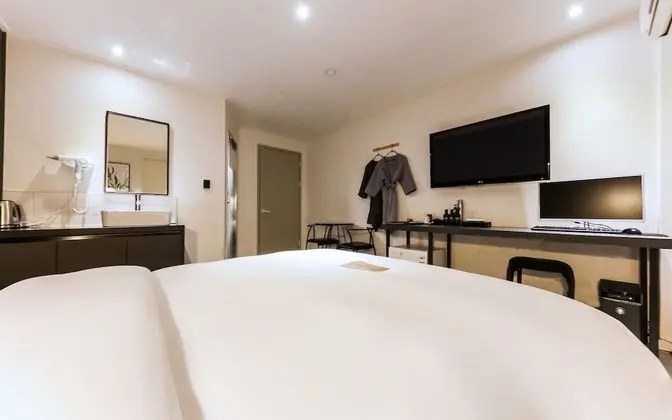 Oda (STANDARD (Netflix available random ro)