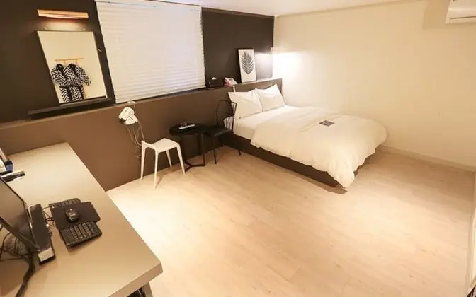 Oda (Cinema Zone (65-inch Smart TV Netflix)