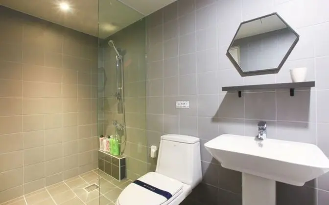 Oda (Cinema Zone (65-inch Smart TV Netflix)