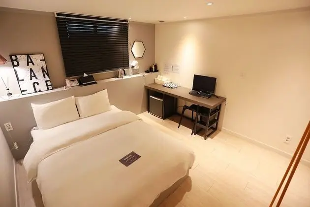 Oda (Standard-Yum (Smart TV 55 inch Netfli)