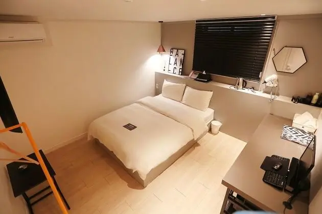 Oda (Standard-Yum (Smart TV 55 inch Netfli)