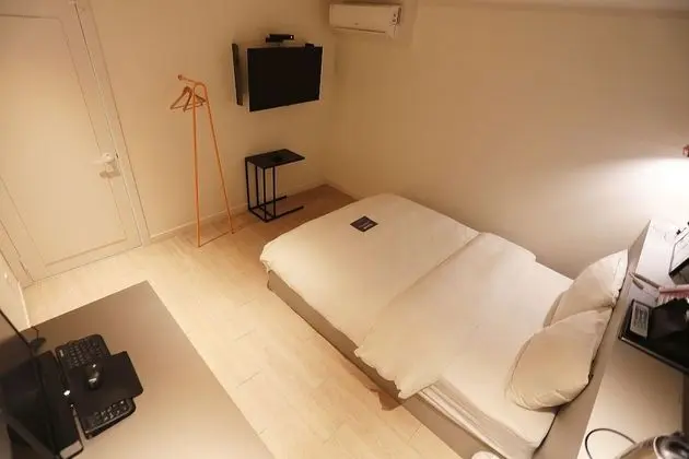 Oda (Standard-Yum (Smart TV 55 inch Netfli)