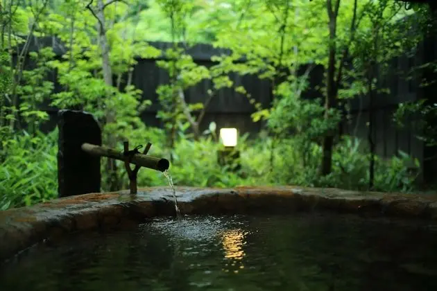 Traditional Oda (Open-air Bath, For 3 people)