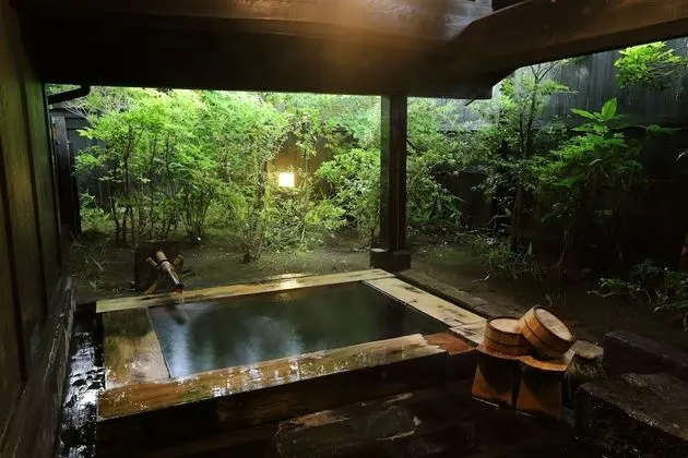 Traditional Oda (Open-air Bath, For 3 people)