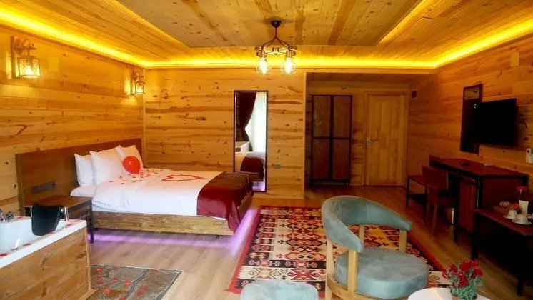 Deluxe Süit, 1 Çift Kişilik Yatak, Sıcak Su Küveti, Nehir Manzaralı