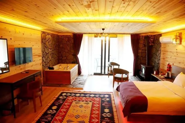 Deluxe Süit, 1 Çift Kişilik Yatak, Sıcak Su Küveti, Nehir Manzaralı