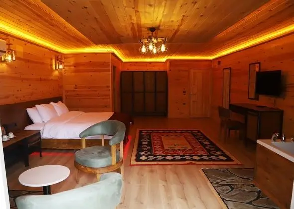 Deluxe Süit, 1 Çift Kişilik Yatak, Sıcak Su Küveti, Nehir Manzaralı