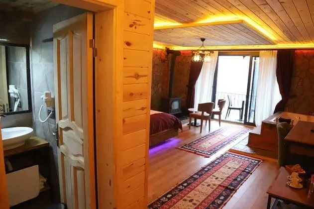Deluxe Süit, 1 Çift Kişilik Yatak, Sıcak Su Küveti, Nehir Manzaralı
