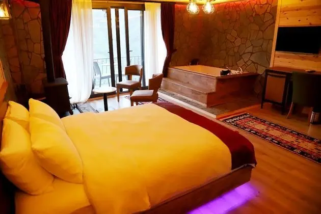 Deluxe Süit, 1 Çift Kişilik Yatak, Sıcak Su Küveti, Nehir Manzaralı