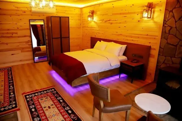 Deluxe Süit, 1 Çift Kişilik Yatak, Sıcak Su Küveti, Nehir Manzaralı