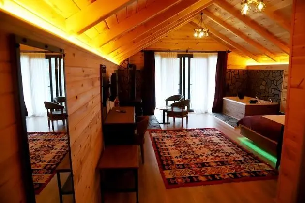 Deluxe Süit, 1 Çift Kişilik Yatak, Sıcak Su Küveti, Nehir Manzaralı