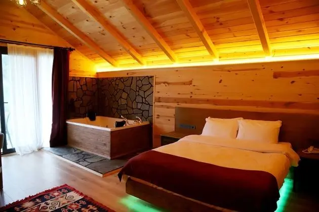 Deluxe Süit, 1 Çift Kişilik Yatak, Sıcak Su Küveti, Nehir Manzaralı
