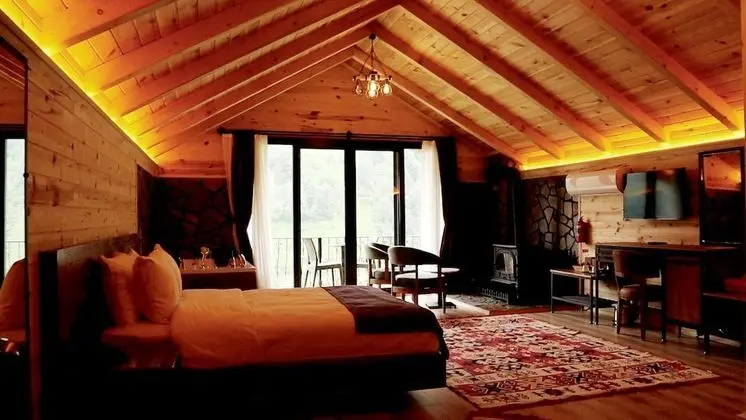 Deluxe Süit, 1 Çift Kişilik Yatak, Sıcak Su Küveti, Nehir Manzaralı