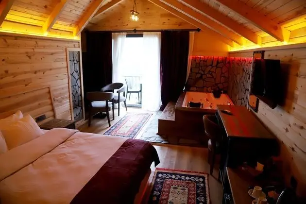 Deluxe Süit, 1 Çift Kişilik Yatak, Sıcak Su Küveti, Nehir Manzaralı