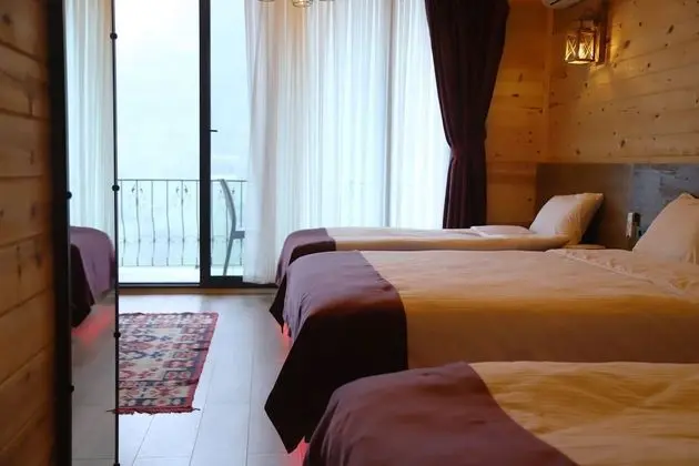 Standard Dört Kişilik Oda, Birden Çok Yatak, Nehir Manzaralı, Yamaçta