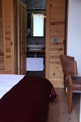 Standard Tek Büyük Yataklı Oda, 1 Çift Kişilik Yatak, Nehir Manzaralı, Yamaçta