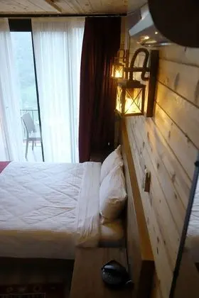 Standard Tek Büyük Yataklı Oda, 1 Çift Kişilik Yatak, Nehir Manzaralı, Yamaçta