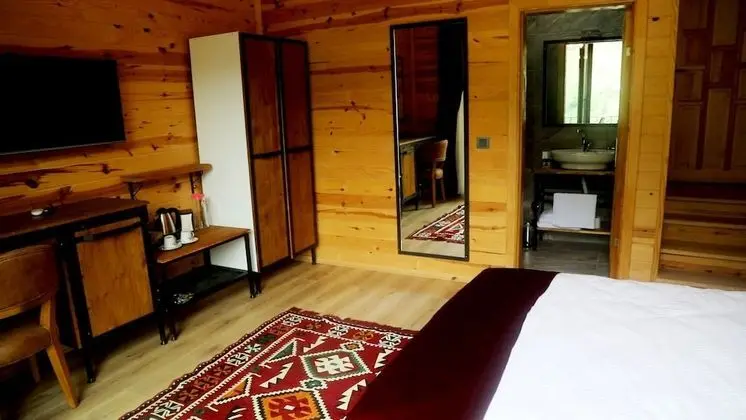 Standard Tek Büyük Yataklı Oda, 1 Çift Kişilik Yatak, Nehir Manzaralı, Yamaçta