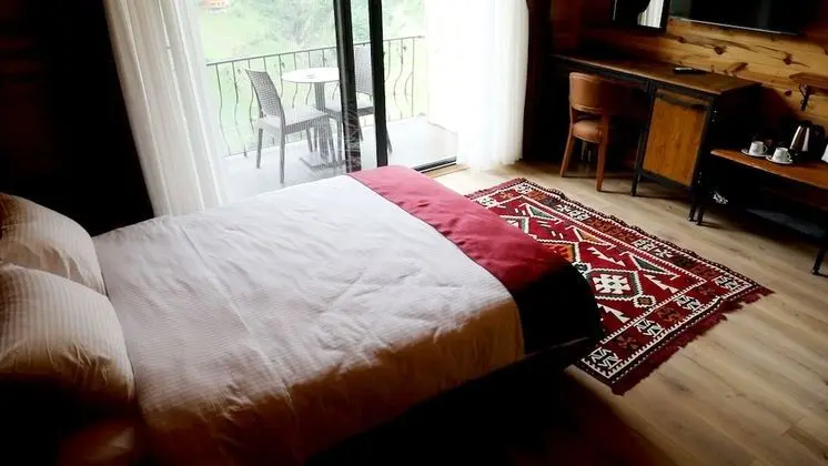 Standard Tek Büyük Yataklı Oda, 1 Çift Kişilik Yatak, Nehir Manzaralı, Yamaçta