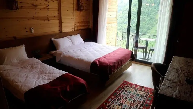 Standard Üç Kişilik Oda, Birden Çok Yatak, Nehir Manzaralı, Yamaçta