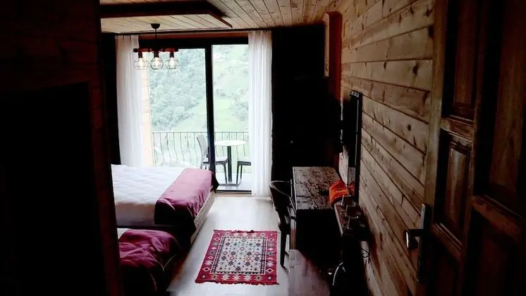 Standard Üç Kişilik Oda, Birden Çok Yatak, Nehir Manzaralı, Yamaçta