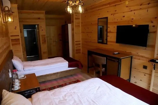 Standard Üç Kişilik Oda, Birden Çok Yatak, Nehir Manzaralı, Yamaçta