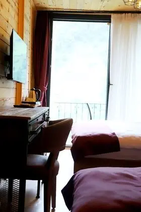 Standard Üç Kişilik Oda, Birden Çok Yatak, Nehir Manzaralı, Yamaçta