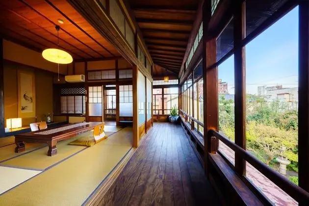 Superior Oda, Sigara İçilmez, Ortak Banyo