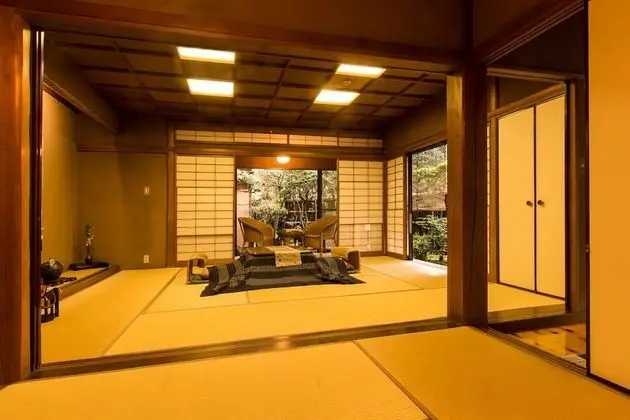 Oda, Sigara İçilmez (TSUKUSHI - Japanese-Style Room)