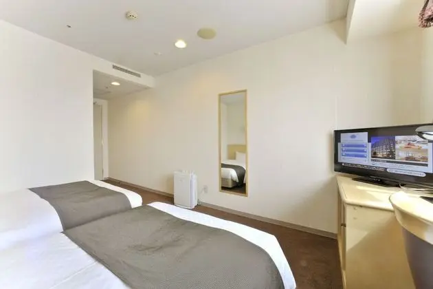 İki Ayrı Yataklı Oda, Sigara İçilmez