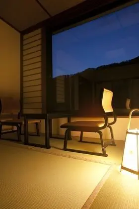 Traditional Oda (Semi Open-air Bath For 4 People)