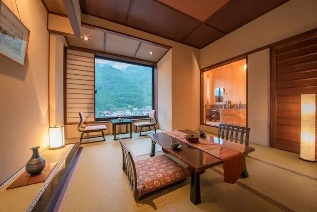 Traditional Oda (Semi Open-air Bath For 4 People)