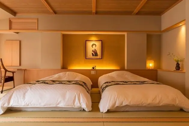 Traditional Süit (Modern Japanese Style)