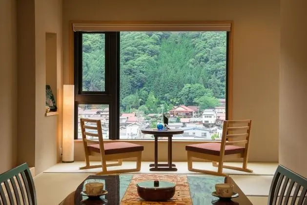 Traditional Süit (Modern Japanese Style)