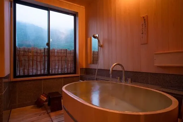 Traditional Süit (Modern Japanese Style)