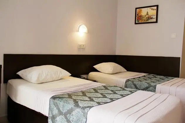 Standart Oda, Havuz Manzaralı, Balkonlu