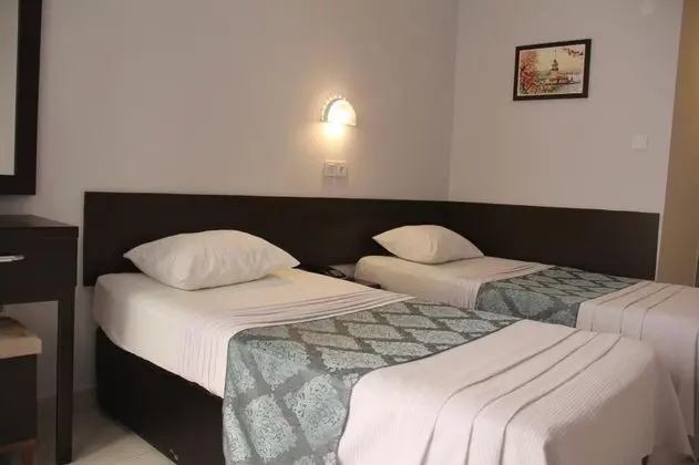 Standart Oda, Havuz Manzaralı, Balkonlu