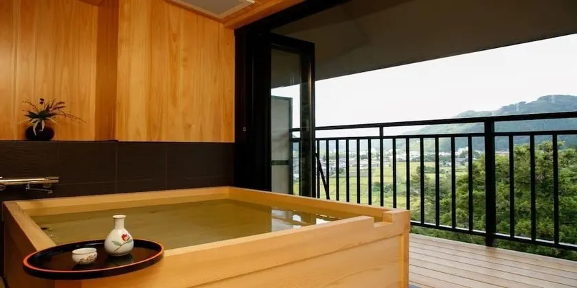 Traditional Oda, Sigara İçilebilir (Japanese Style, Open-Air Bathroom)