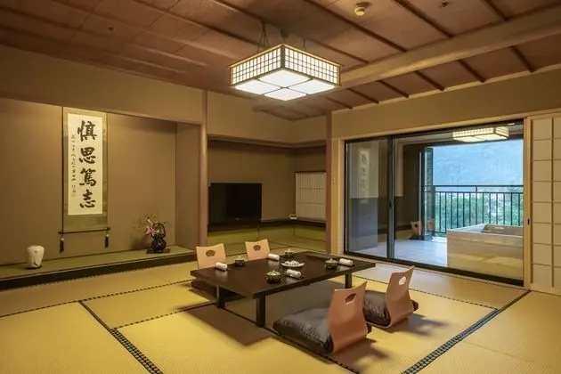 Traditional Oda, Sigara İçilebilir (Japanese Style, Open-Air Bathroom)