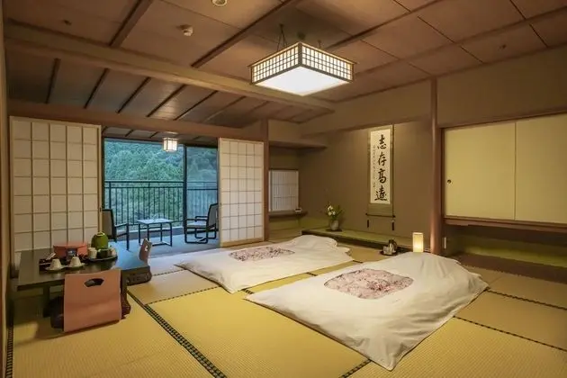 Traditional Oda, Sigara İçilebilir (Japanese Style, Open-Air Bathroom)