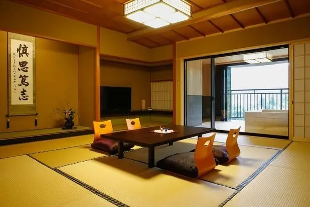 Traditional Oda, Sigara İçilebilir (Japanese Style, Open-Air Bathroom)