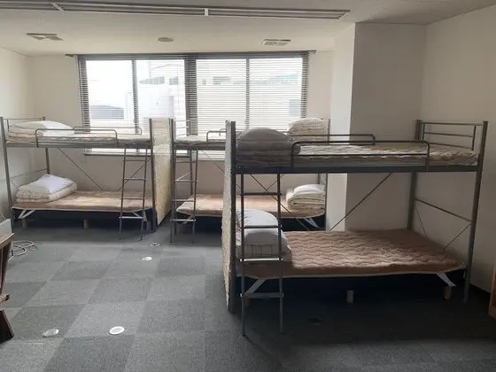 Ortak Ranzalı Oda, Karma Ranzalı Oda