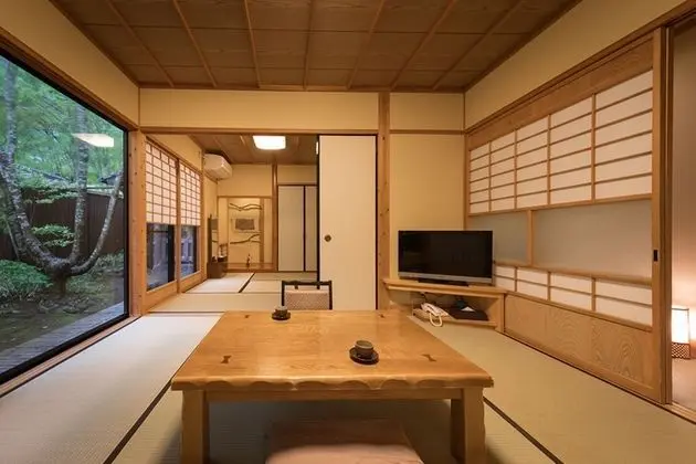 Traditional İki Ayrı Yataklı Oda (Japanese Style with Shared Bathroom)