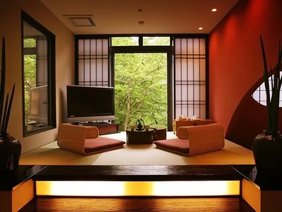 Süit, Sigara İçilebilir (Japanese Style, SAN-SUI-AN)