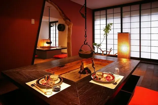 Süit, Sigara İçilebilir (Japanese Style, SAN-SUI-AN)