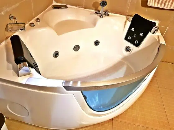 Deluxe Tek Büyük Yataklı Oda, Jakuzi